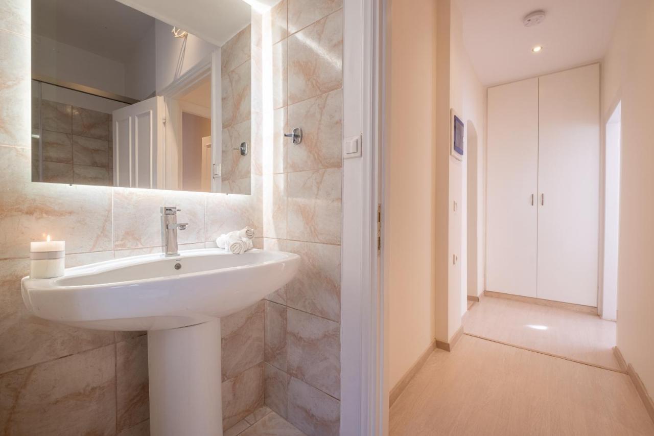 Nadiona Suites Red & Cream Corfu  ภายนอก รูปภาพ