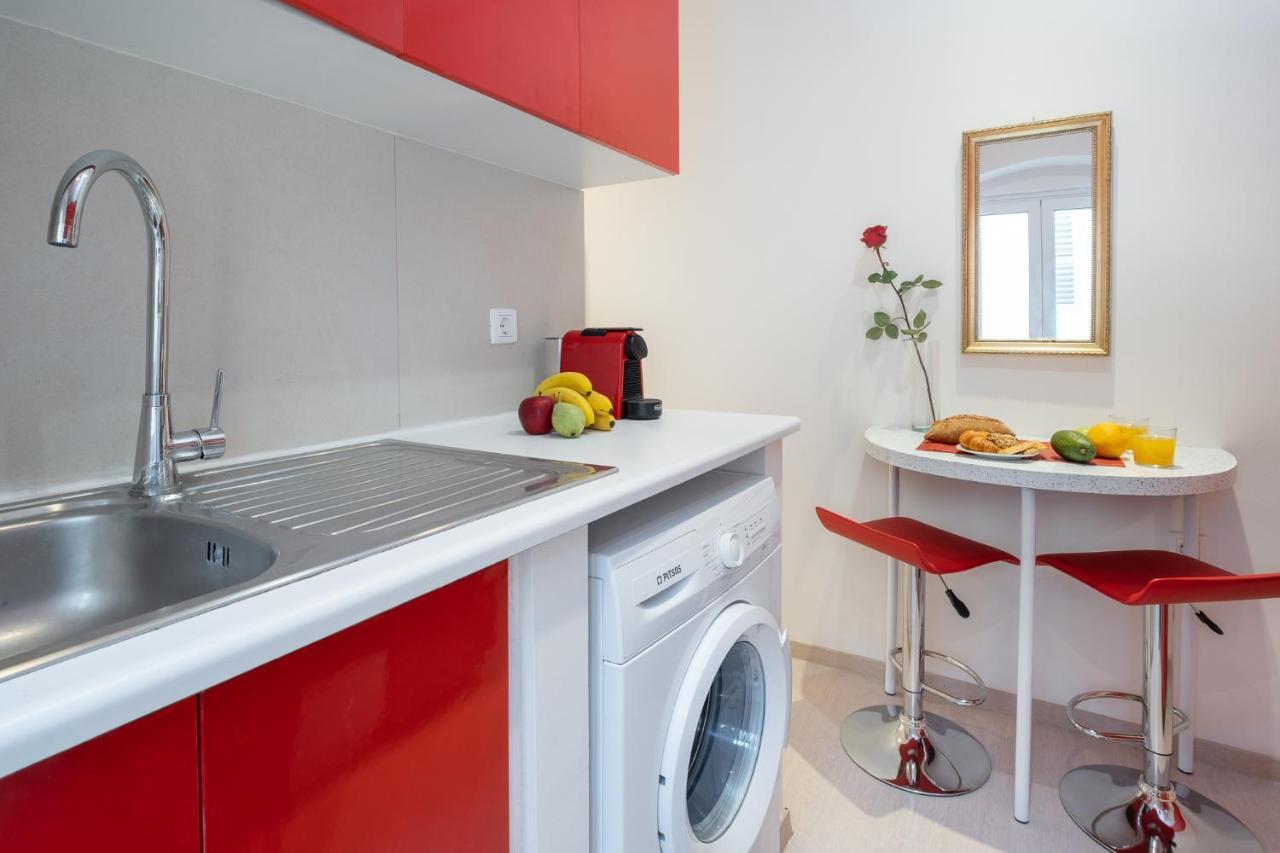 Nadiona Suites Red & Cream Corfu  ภายนอก รูปภาพ