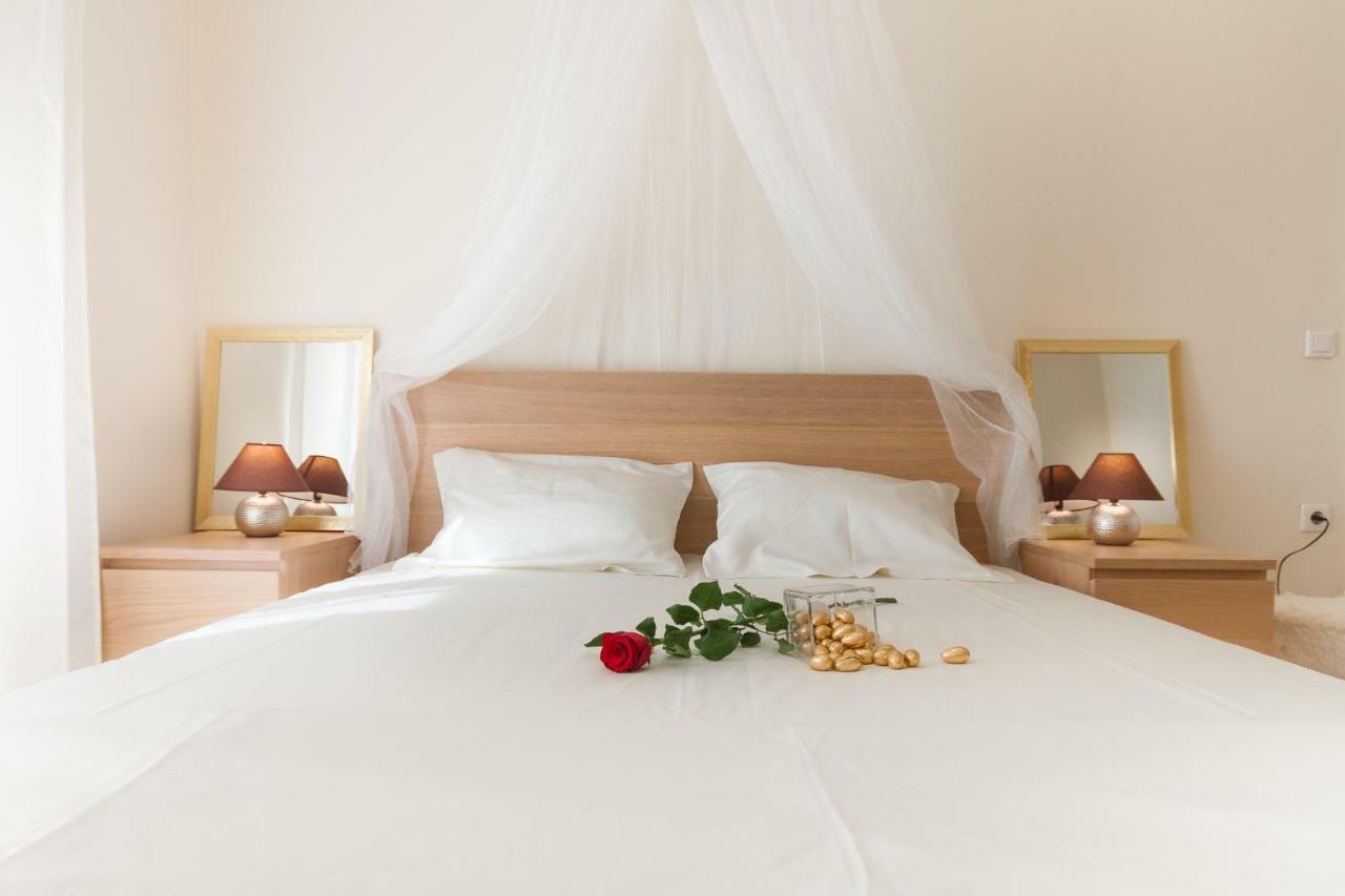 Nadiona Suites Red & Cream Corfu  ภายนอก รูปภาพ