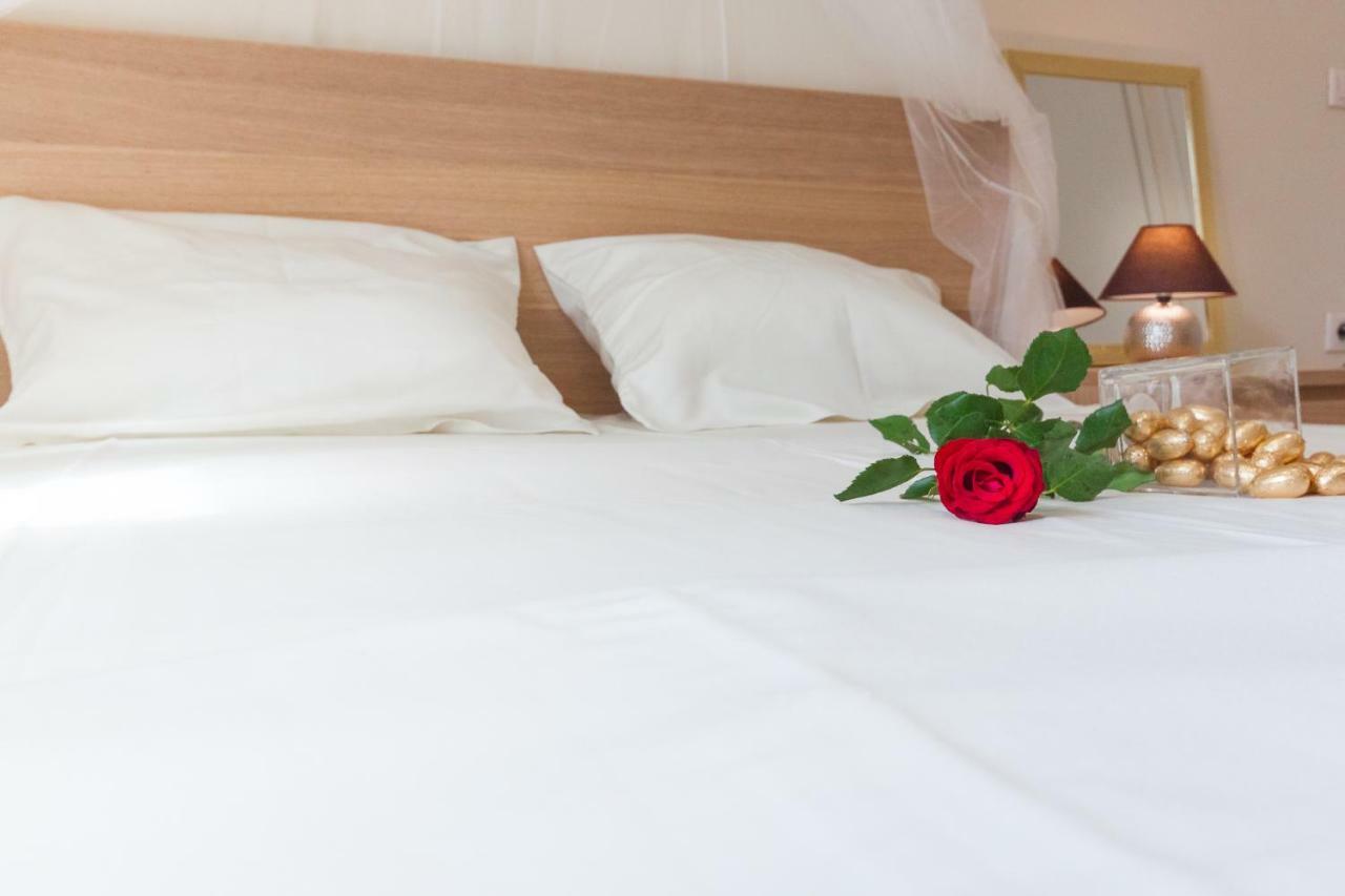Nadiona Suites Red & Cream Corfu  ภายนอก รูปภาพ